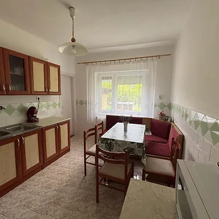 Majushegy Vendeghaz Appartement *
